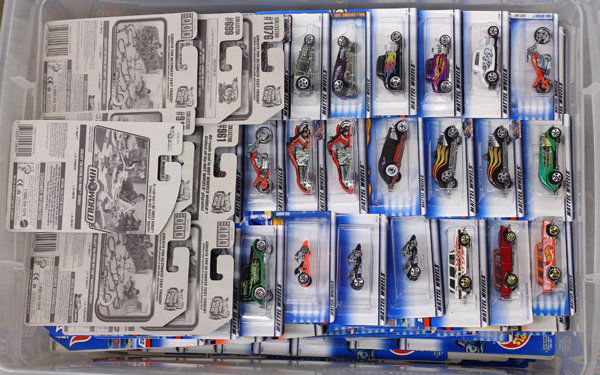 Collection of hot wheels: (lof of 200+) Collection of hot wheels in original packaging, including motorcycles, classic cars, race cars