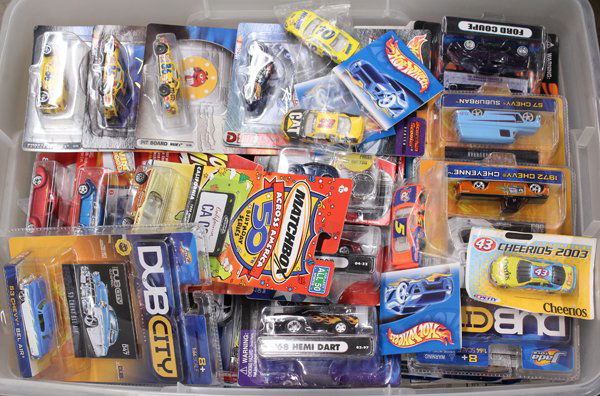 Collection of hot wheels: (lot of 200+) Collection of hot wheels in original packaging, including trucks, race cars, classic cars