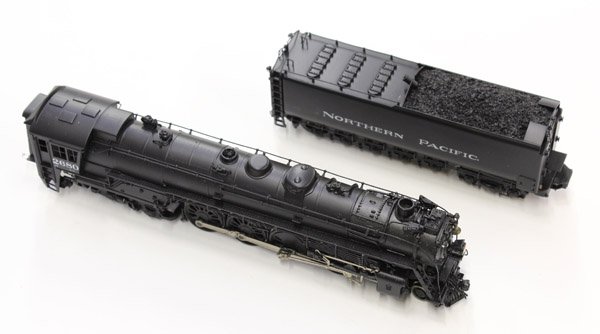 Oriental Limited, Northern Pacific HO brass train: Oriental Limited, Northern Pacific Railway HO brass train, engine and tender, Cat. No. 0285, NP A-5 4-8-4, made in Korea by Daiyoung, in original box