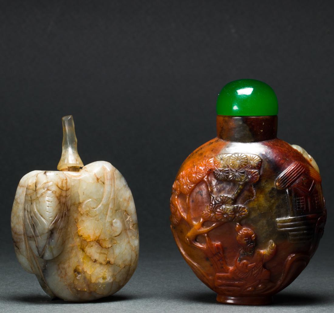 (lot of 2) Chinese jade and agate snuff bottles (1 of 2)