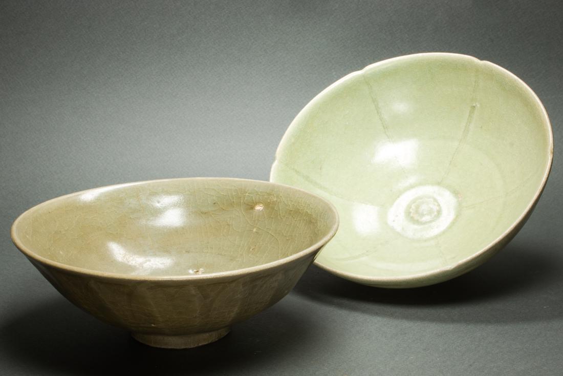 (lot of 2) Chinese celadon glazed bowls (1 of 2)