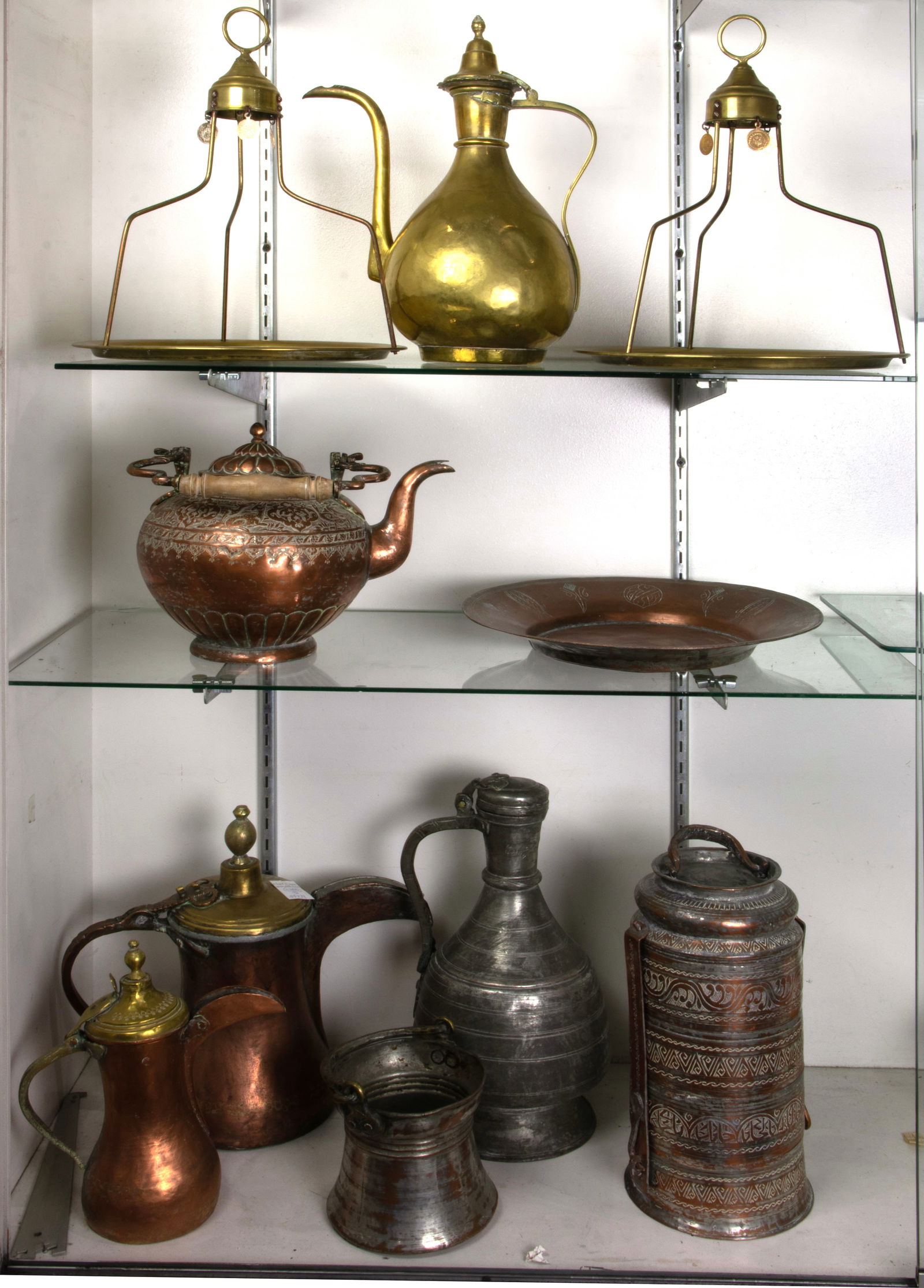 Collection of mainly Middle Eastern brass and copper articles (1 of 1)