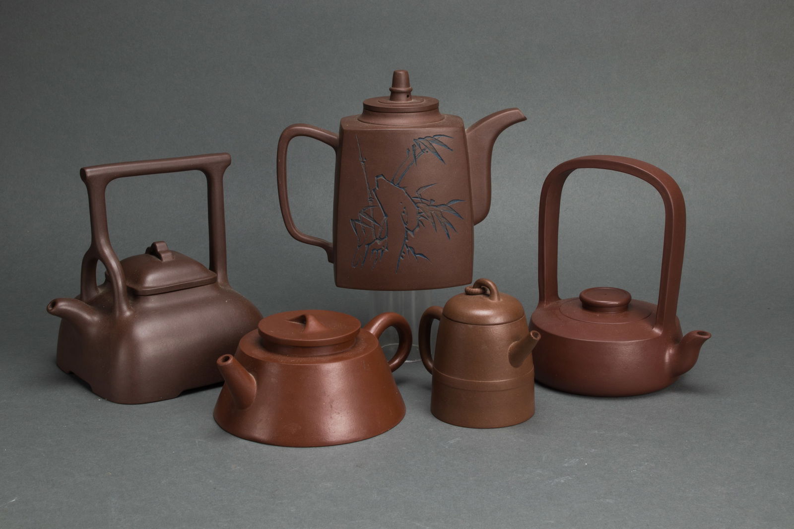 (lot of 5) Chinese Yixing teapots (1 of 2)