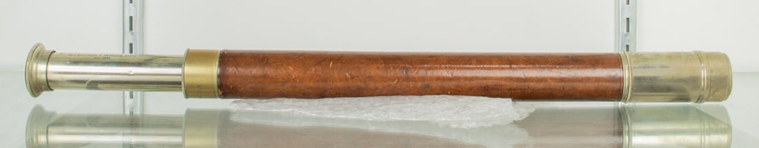 An English leather bound single-draw monocular telescope (1 of 1)