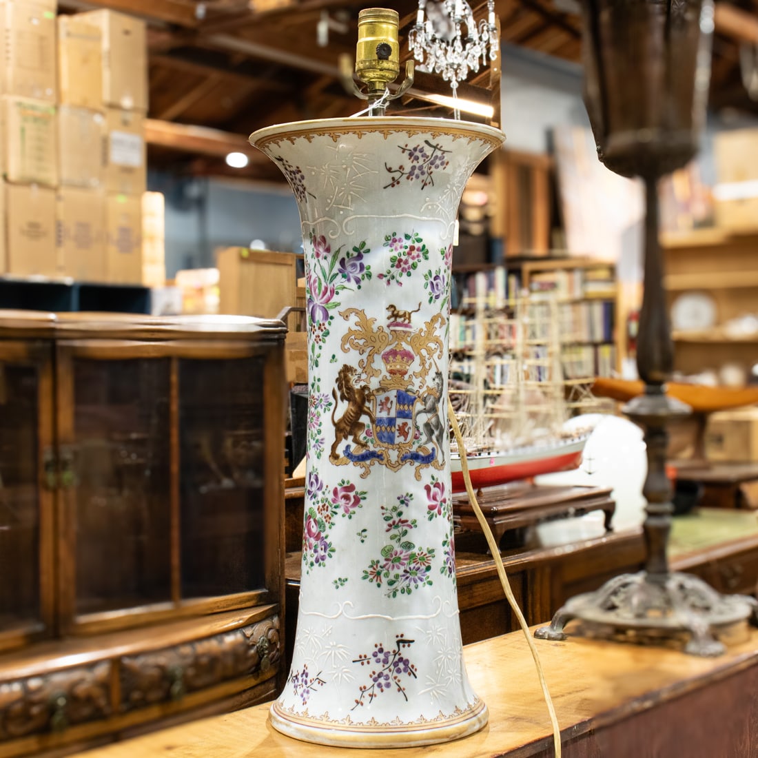 A French Chinese Export style armorial porcelain vase, Samson (1 of 2)