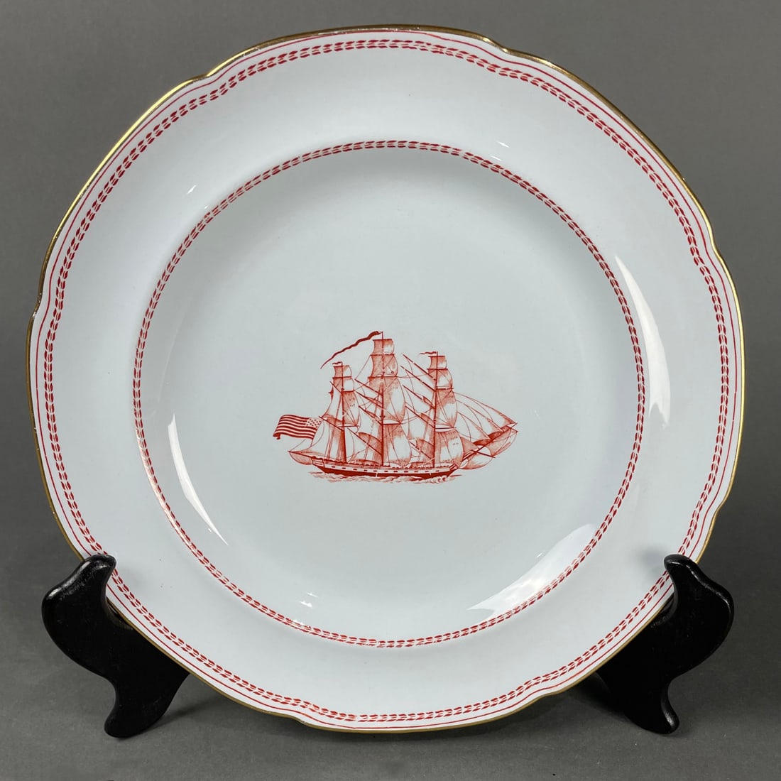 A Spode ironstone iron red and gilt decorated dinner service in the Trade Winds pattern (1 of 3)
