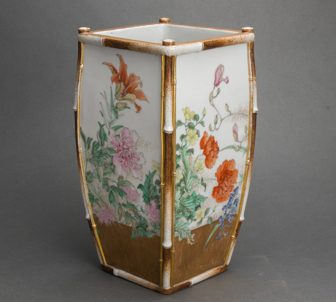 Japanese Sometsuke Seto vase by Kawamoto Masukichi (1852-1918) (1 of 2)