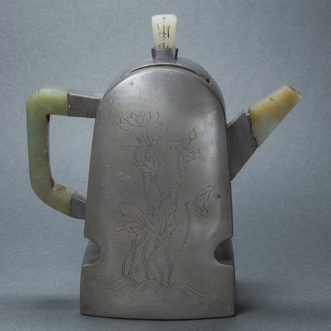 Chinese jade and pewter teapot (1 of 2)