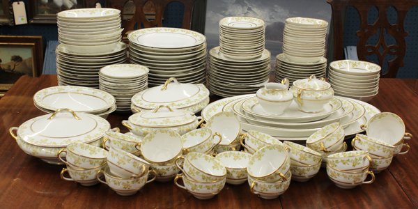 Limoges table service: (lot of 159) Limoges table service for fifteen, each having a floral decorated border, consisting of (15) dinner plates 9.5'', (15) luncheon plates 8.5'', (14) salad plates 7.5'', 15 bread and butter 