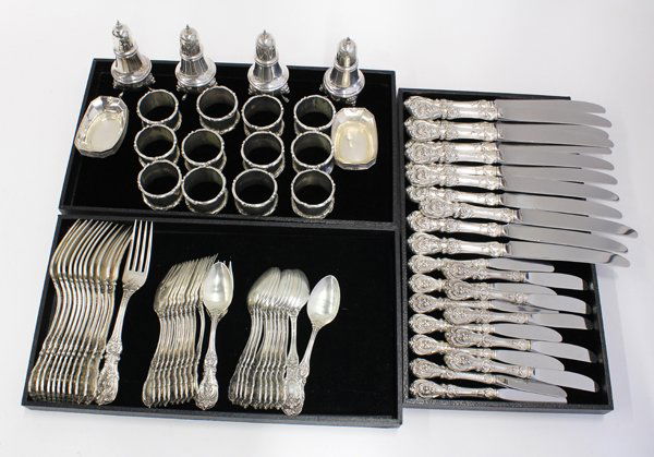 Reed & Barton sterling silver Francis I flatware: Sterling silver flatware and table accessories consisting of Reed & Barton ''Francis I'' pattern service for twelve consisting of dinner knives, dinner forks, spreaders, teaspoons, ten dessert forks;
