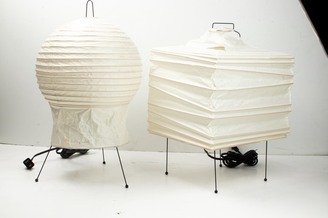 Two Isamu Noguchi Akari paper and metal table lamps (1 of 3)