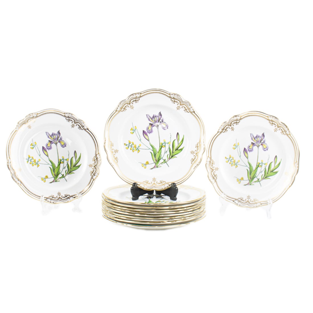 A set of twelve Spode porcelain dinner plates in the Stafford Flowers pattern (1 of 3)