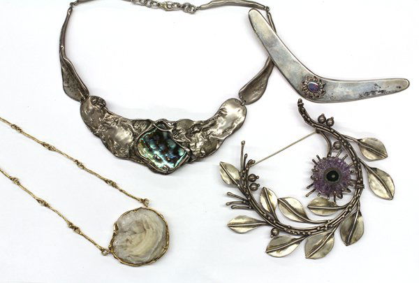 Collection of silver and gold plated jewelry item: Collection of miscellaneous jewelry items, including; three items in sterling silver - one choker necklace (stamped 925) with a free-form Abalone shell measuring 31.77 x 25.56 x 3.21mm. Total weight 9