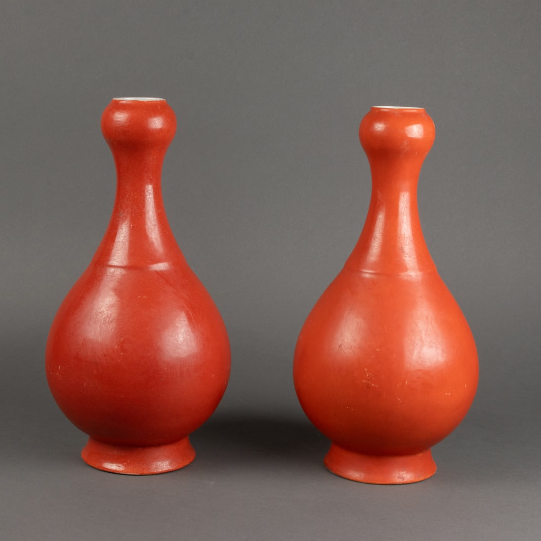 (lot of 2 ) Chinese copper-red glazed garlic vase (1 of 2)