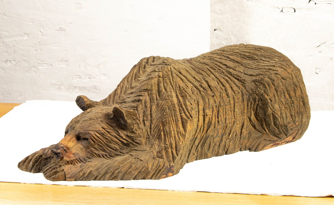 A contemporary Black Forest style carved figure bear (1 of 1)