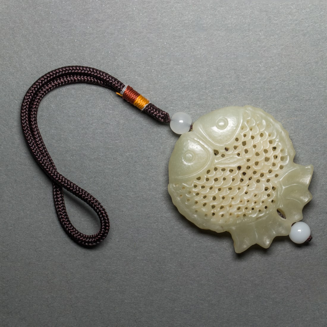 Chinese jade double-fish pendant (1 of 2)
