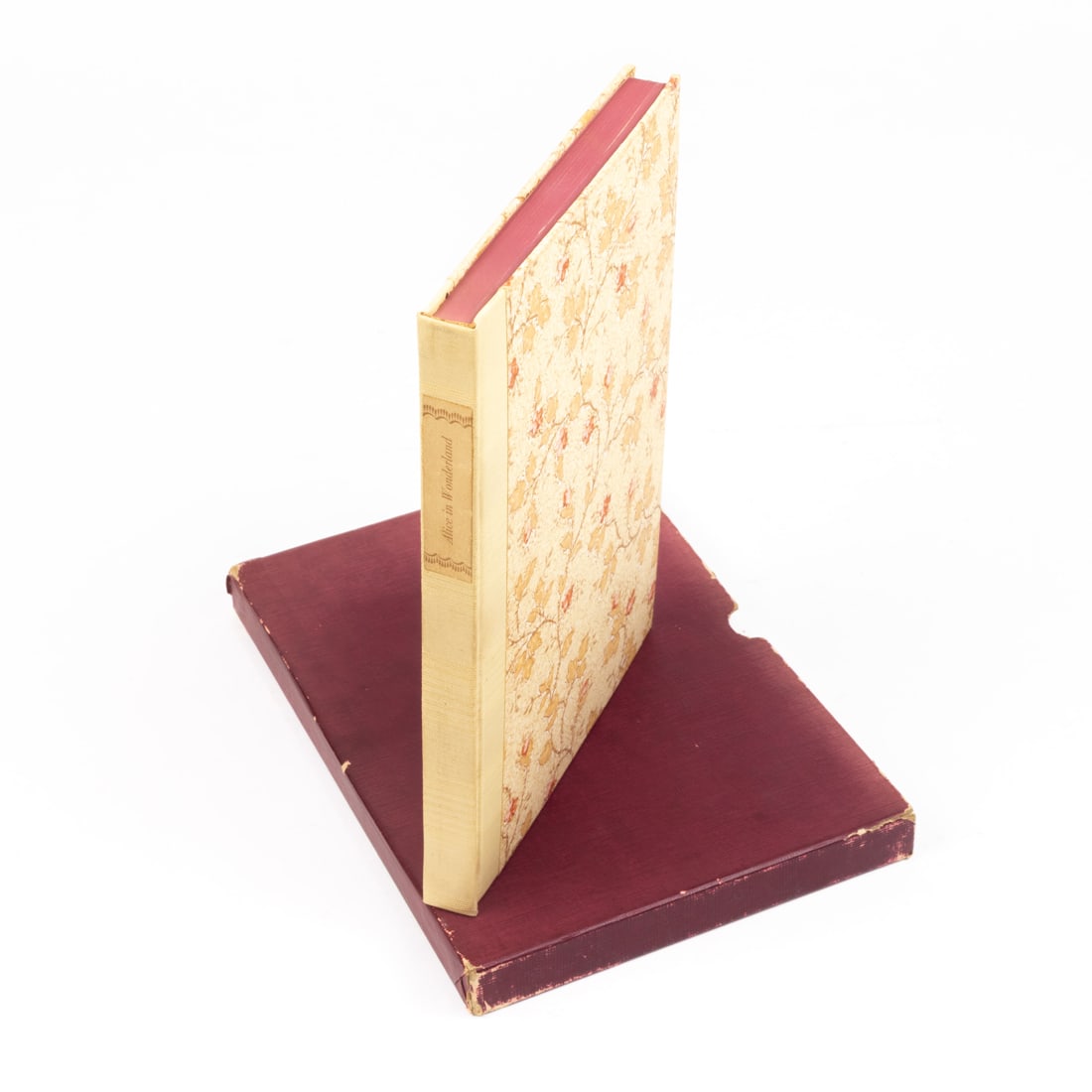 Carroll, Lewis & Tenniel, John (Illustrator). Alice in Wonderland. Mount Vernon, New York: Peter (1 of 9)