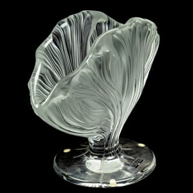 A Lalique Ichor fan vase