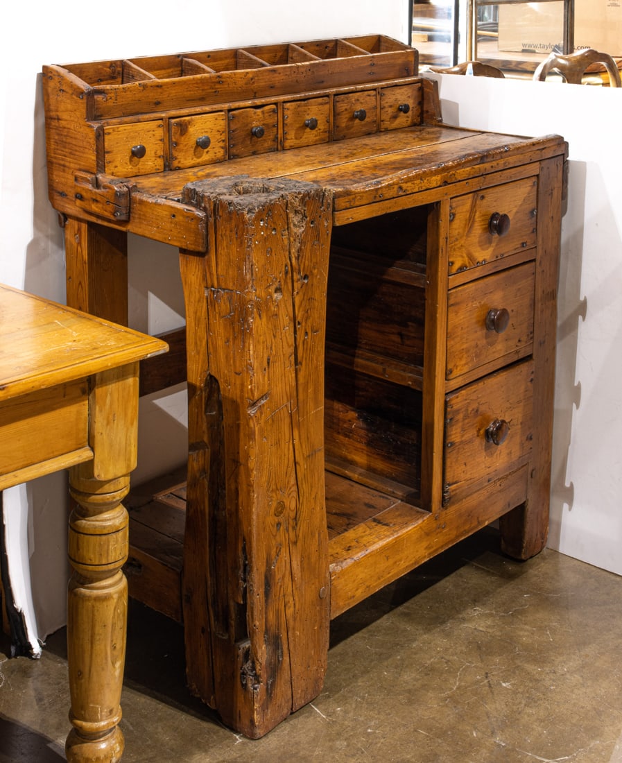 A primitive cobbler's work table with drawers (1 of 1)