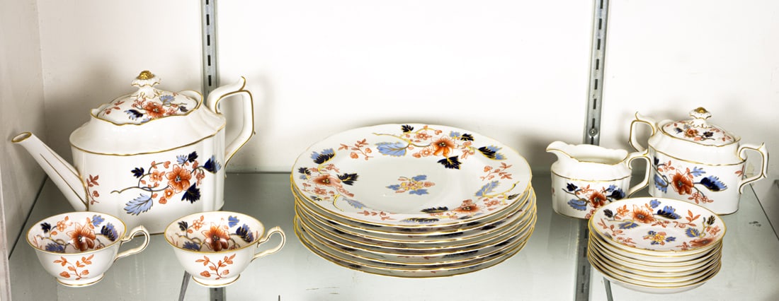 A Royal Crown Derby partial dinner service in the Beaumount pattern (1 of 1)