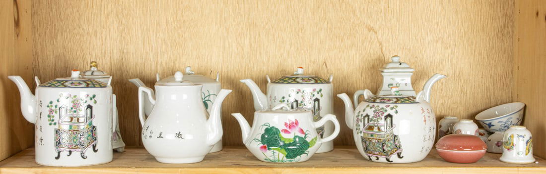 Shelf of Chinese porcelain articles (1 of 1)