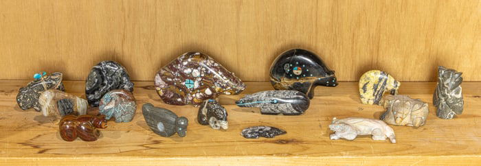 A lot of fifteen Zuni inlaid stone fetish carvings of mostly bears