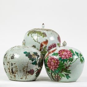 (lot of 3) Chinese famille rose jars with lids