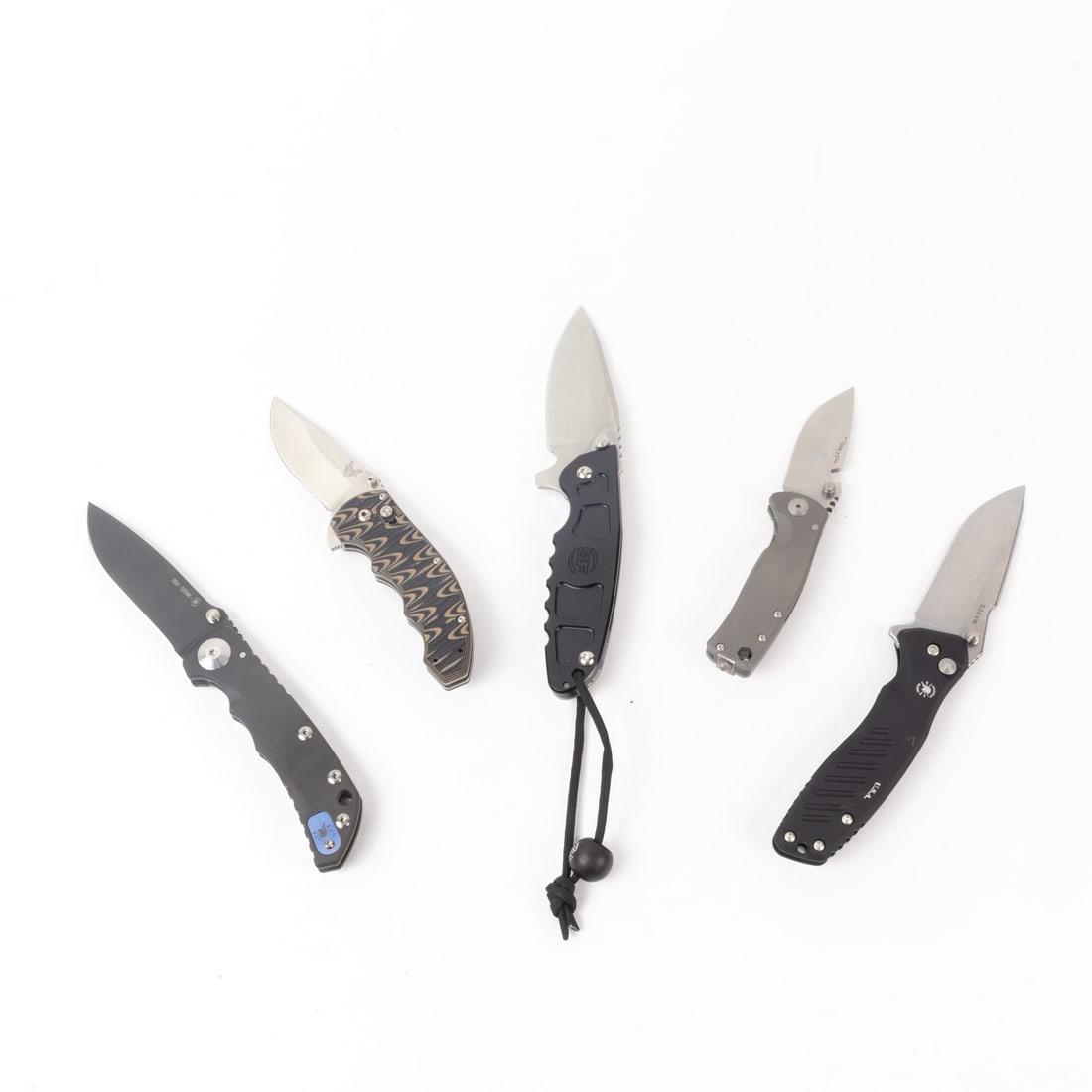 Five contemporary paramilitary and hunting knives in original boxes or cases (1 of 9)