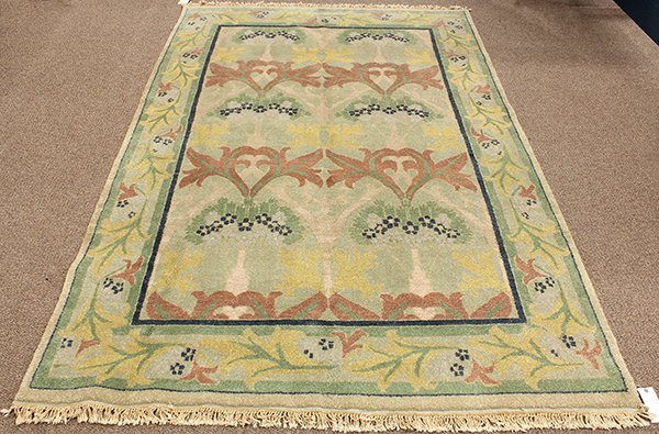 Arts and Crafts style carpet: Indo William Morris Arts & Crafts style carpet 6' x 9'
