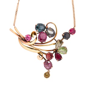 A Spinel and 18k gold pendant necklace