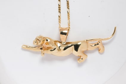 A 14k gold pendant necklace
