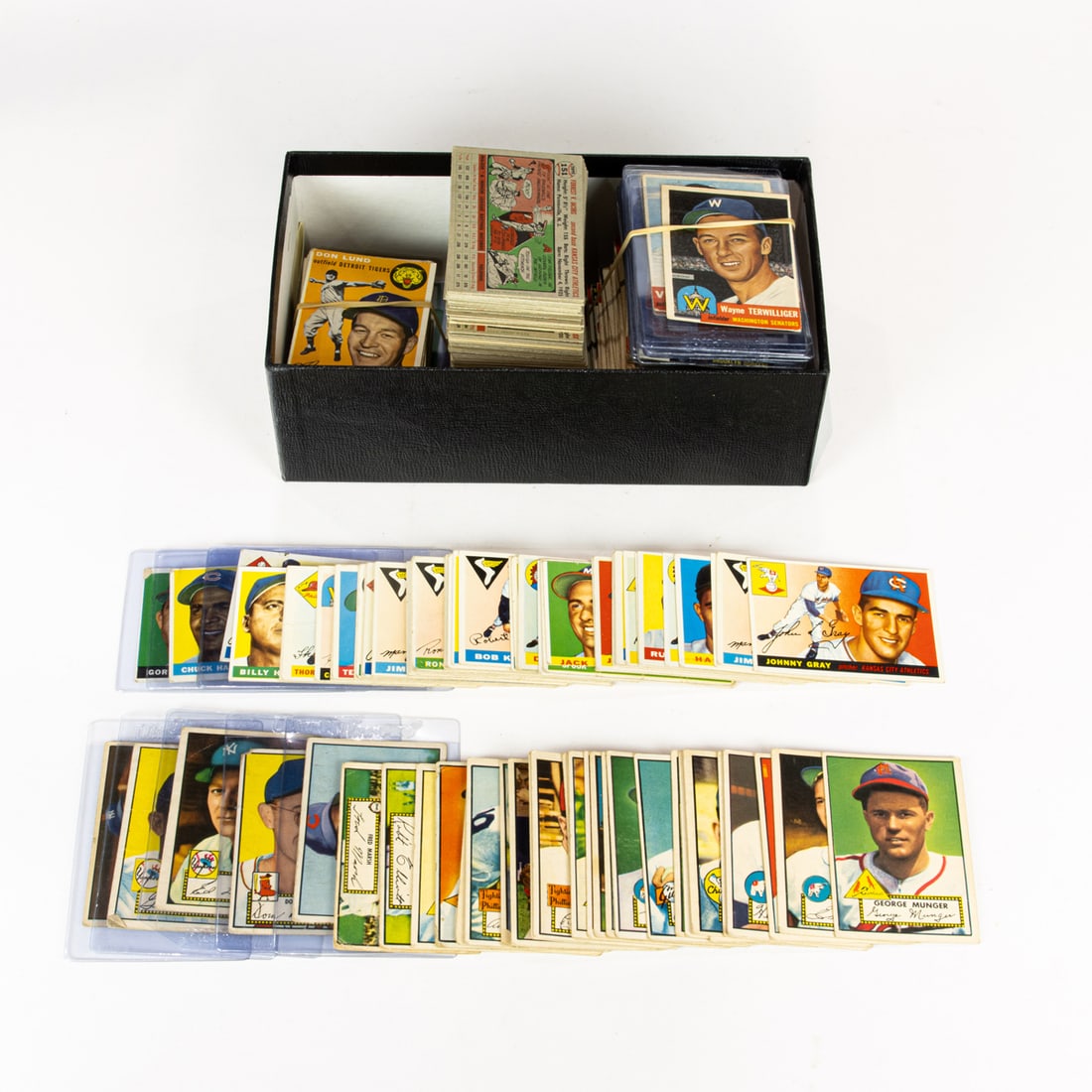 A box of assorted vintage baseball cards mainly 1950's (1 of 1)