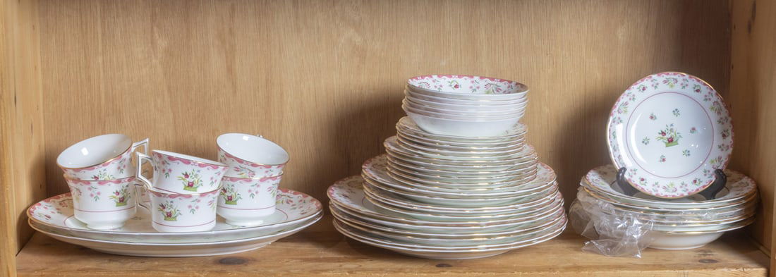 A Wedgwood for Williamsburg porcelain partial dinner service in the 'Bianca' pattern (1 of 1)
