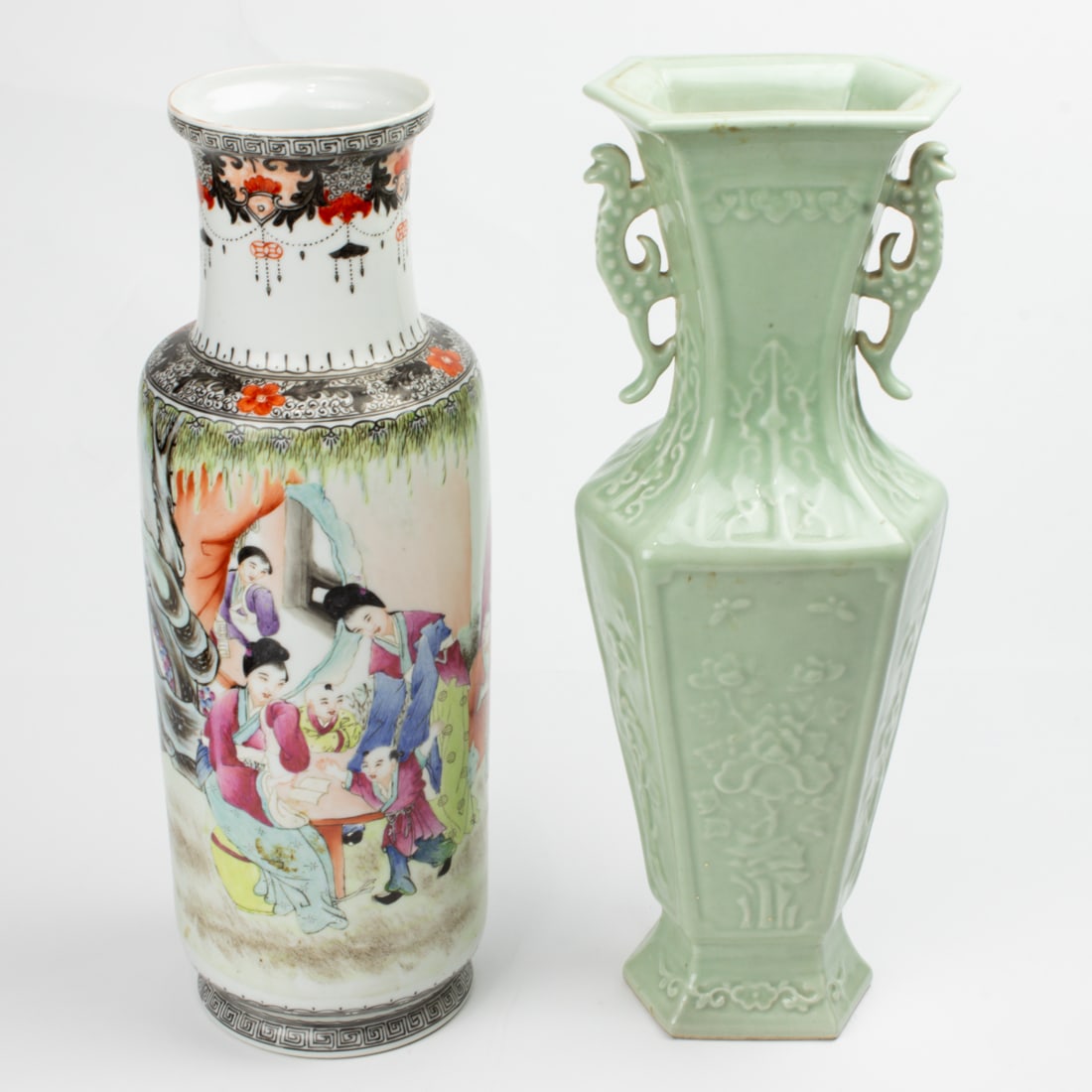 (lot of 2) Chinese porcelain vases (1 of 2)