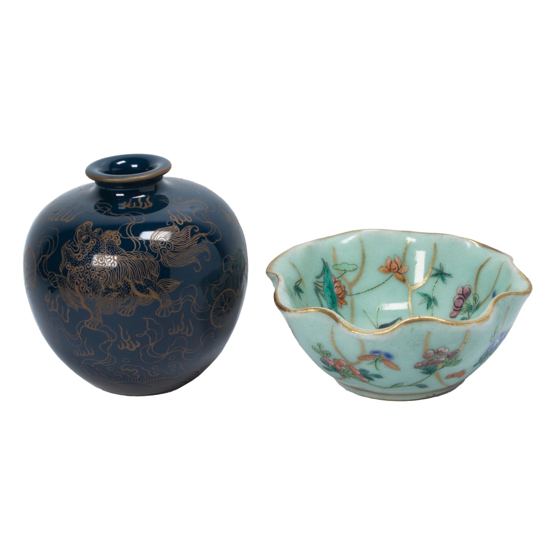 (lot of 2) Chinese porcelain articles (1 of 2)