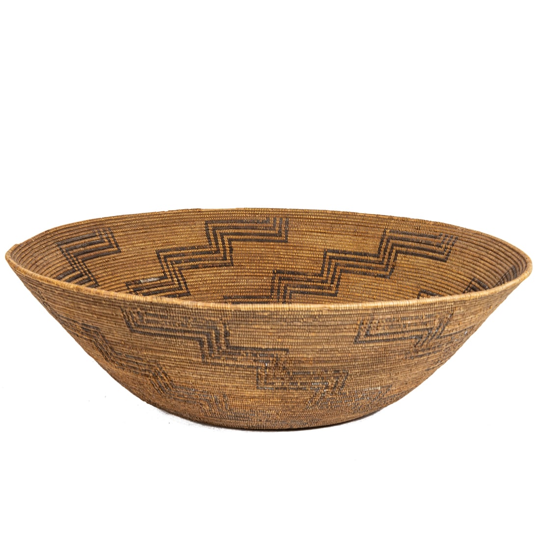 A large Native American basket, California (1 of 3)