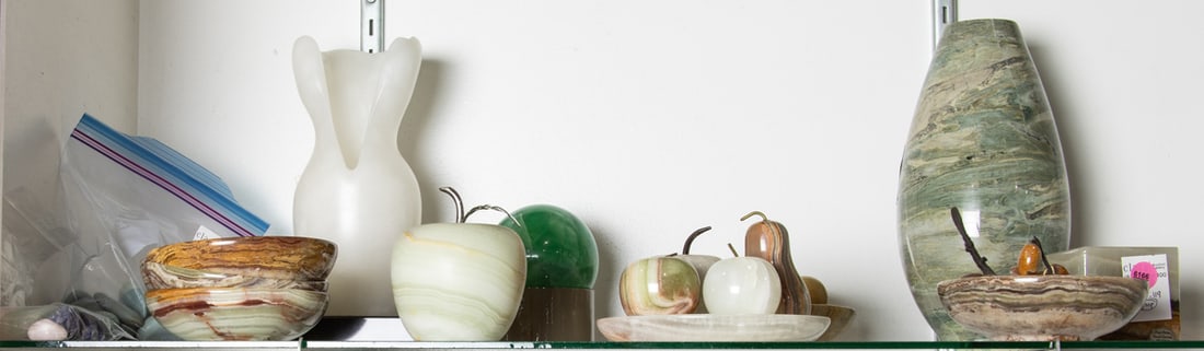 A collection of onyx, hardstone and alabaster (1 of 1)