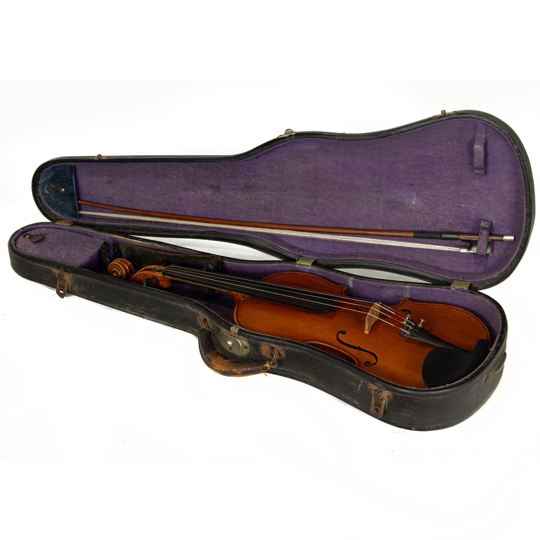 A full size violin labelled Werner Voigt, circa 1960 (1 of 6)
