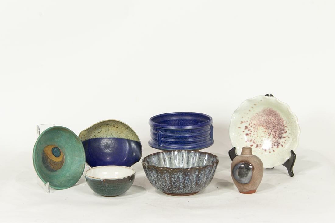 Four Frank O. Hamilton (1923-2015, San Francisco) ceramic vessels (1 of 7)