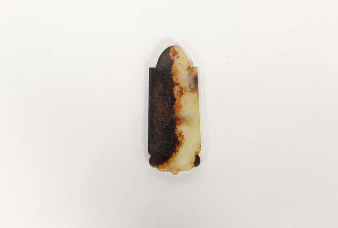 A Chinese mottled jade cicada pendant (1 of 1)