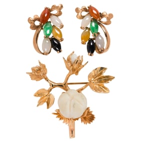 A hardstone and 14k gold brooch