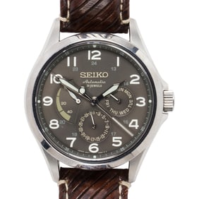 A Seiko stainless steel wristwatch