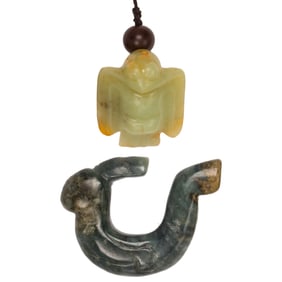 (lot of 2) Chinese hardstone Hongshan style pendants