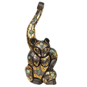 A Chinese Han style bronze bear belt hook