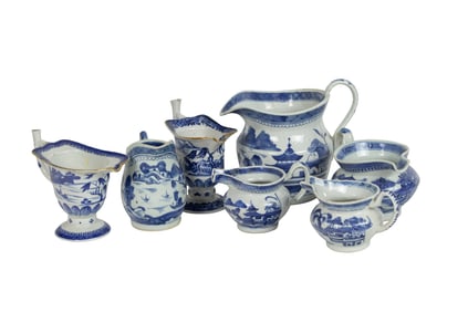 (lot of 7) Chinese export blue and white cream pitchers