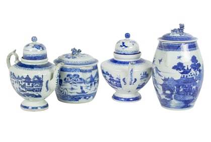 (lot of 4) Chinese export blue and white teapots