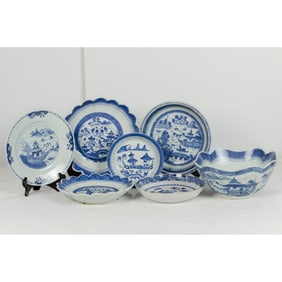 (lot of 7) Chinese export blue and white containers