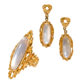 A moonstone and 18k gold ring and earring set