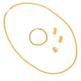 A high karat gold jewelry suite