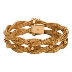 An 18k gold bracelet